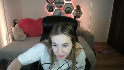 Snapshot of sabrinviolet chatting on July 14, 10:21 am Sabrina Violet online show from July 14, 10:21 am