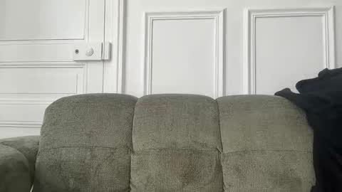 Snapshot of sacha555paris chatting on April 20, 3:37 pm Sachaa online show from April 20, 3:37 pm