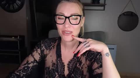 sacha__xx online show from February 11, 9:09 pm