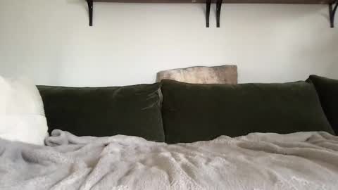 Snapshot of sack_draggin chatting on February 22, 5:57 pm Beezy online show from February 22, 5:57 pm