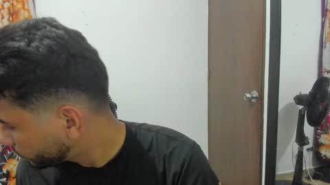 Snapshot of sack_rojas chatting on December 15, 4:29 am Sack online show from December 15, 4:29 am