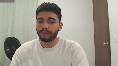 Snapshot of sack_rojas chatting on September 28, 1:44 am Sack online show from September 28, 1:44 am