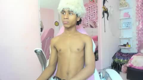 Snapshot of sack_wink chatting on September 18, 7:38 pm sack_wink online show from September 18, 7:38 pm