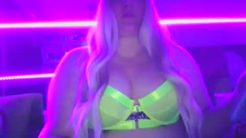 Snapshot of saddybaddie chatting on January 5, 5:41 am saddybaddie online show from January 5, 5:41 am