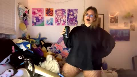 Snapshot of sadgirlsocial chatting on November 15, 1:14 am sweet angel baby online show from November 15, 1:14 am