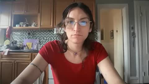 Snapshot of sadie_stars chatting on May 6, 3:50 pm Sadie online show from May 6, 3:50 pm