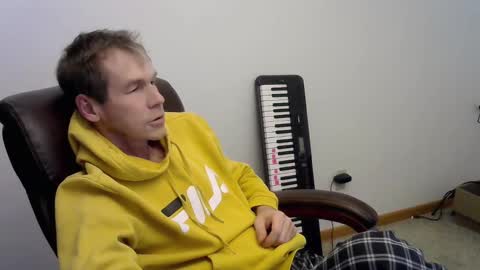 Snapshot of sae1900 chatting on November 30, 8:35 pm sae1900 online show from November 30, 8:35 pm