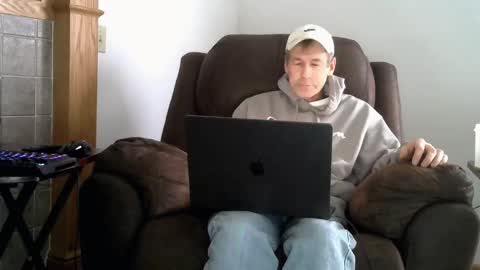 Snapshot of sae1900 chatting on December 1, 6:35 pm sae1900 online show from December 1, 6:35 pm