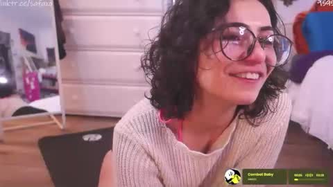 Snapshot of safaeri chatting on March 25, 8:04 pm Safa online show from March 25, 8:04 pm