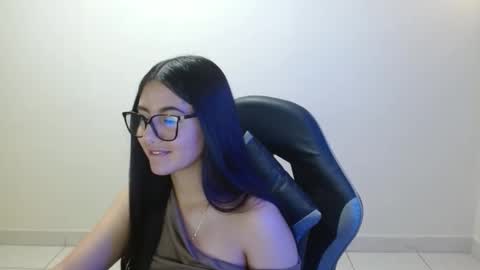Snapshot of sahaliefox_ chatting on April 18, 2:10 pm Sahaliefox online show from April 18, 2:10 pm