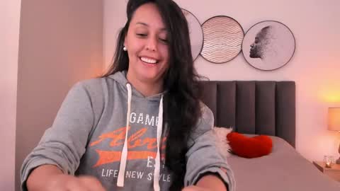 Sahara Garcia online show from May 14, 9:32 pm