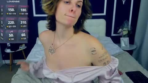 Adel online show from October 17, 12:30 pm