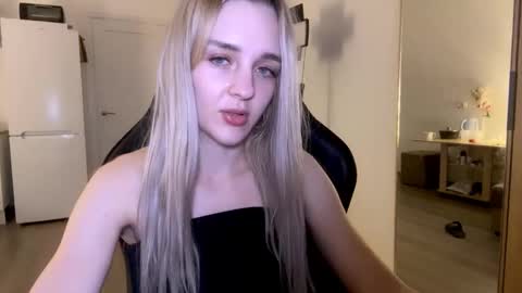 Snapshot of sailormoon666_ chatting on February 27, 9:14 pm Sofia online show from February 27, 9:14 pm