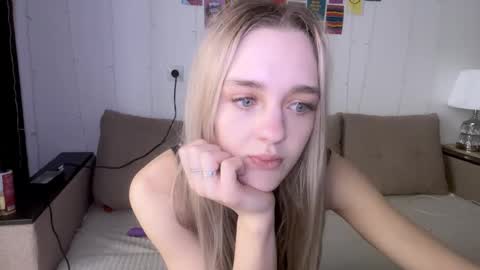 Snapshot of sailormoon666_ chatting on March 4, 8:46 am Sofia online show from March 4, 8:46 am
