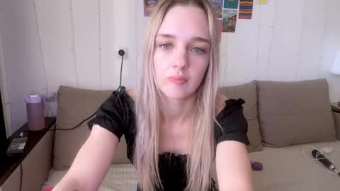 Snapshot of sailormoon666_ chatting on March 4, 2:32 pm Sofia online show from March 4, 2:32 pm