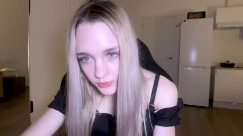 Snapshot of sailormoon666_ chatting on March 4, 8:38 pm Sofia online show from March 4, 8:38 pm