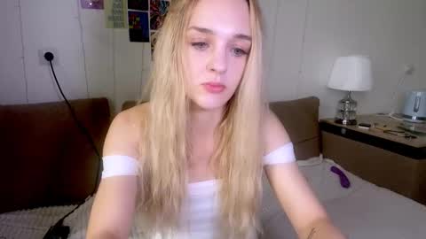 Snapshot of sailormoon666_ chatting on October 7, 1:08 pm Sofia online show from October 7, 1:08 pm