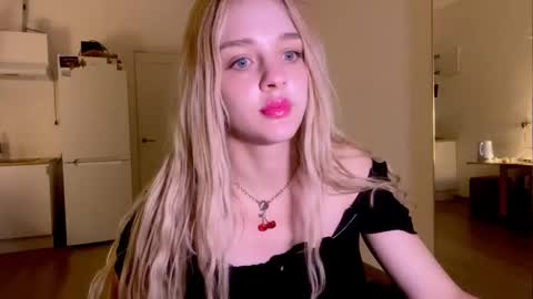 Sofia online show from December 3, 12:40 am