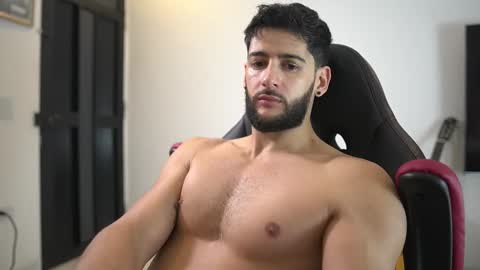 Snapshot of saimonhot1 chatting on January 19, 10:41 am saimon online show from January 19, 10:41 am