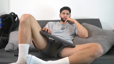 Snapshot of saimonhot1 chatting on February 5, 2:00 pm saimon online show from February 5, 2:00 pm