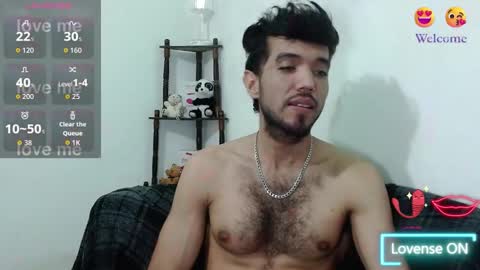 Snapshot of saint_castle chatting on October 6, 1:36 am Saint Castle online show from October 6, 1:36 am