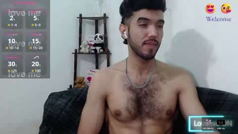 Snapshot of saint_castle chatting on October 19, 9:48 pm Saint Castle online show from October 19, 9:48 pm