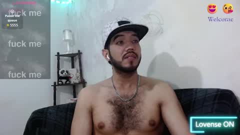 Snapshot of saint_castle chatting on February 2, 9:35 pm Saint Castle online show from February 2, 9:35 pm