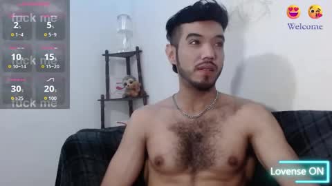 Snapshot of saint_castle chatting on February 24, 3:43 pm Saint Castle online show from February 24, 3:43 pm