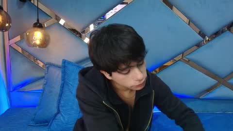 Snapshot of saintdangelo chatting on April 6, 12:50 pm Santi online show from April 6, 12:50 pm