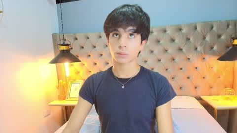 Snapshot of saintdangelo chatting on April 7, 12:27 pm Santi online show from April 7, 12:27 pm