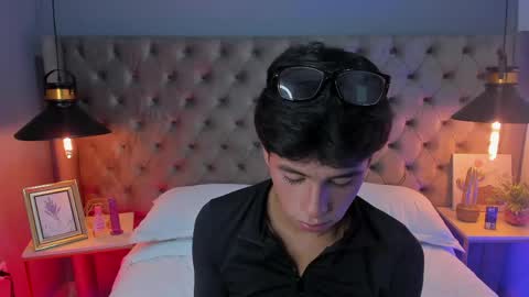 Snapshot of saintdangelo chatting on May 27, 1:08 pm Santi online show from May 27, 1:08 pm