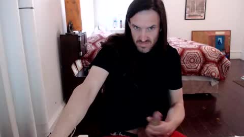 Snapshot of saintreeves chatting on December 4, 5:22 pm SaintReeves online show from December 4, 5:22 pm