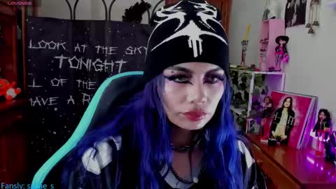    online show from February 24, 10:30 pm