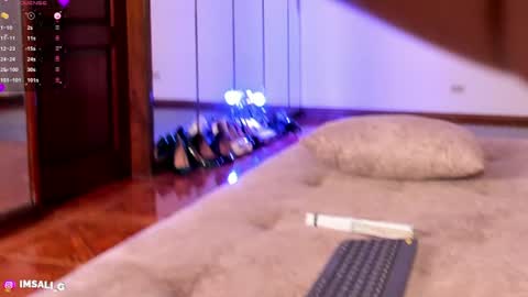 Snapshot of sali_g chatting on July 14, 2:05 am Sali G online show from July 14, 2:05 am