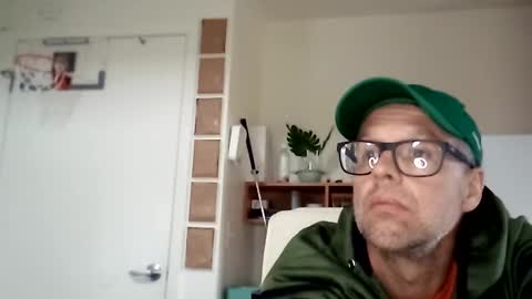 salis1981 online show from March 2, 11:42 pm