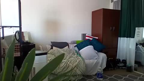 salis1981 online show from March 11, 6:19 pm