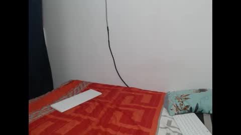 Snapshot of sallomeh_ chatting on February 9, 7:18 pm sallomeh_ online show from February 9, 7:18 pm