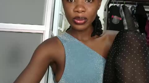 sally_beauty2023 online show from April 17, 8:17 am