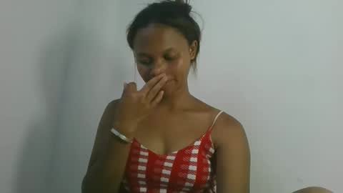 Snapshot of sallywett chatting on February 14, 8:31 am SallyWett online show from February 14, 8:31 am