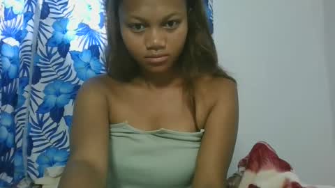 Snapshot of sallywett chatting on February 24, 4:27 am SallyWett online show from February 24, 4:27 am