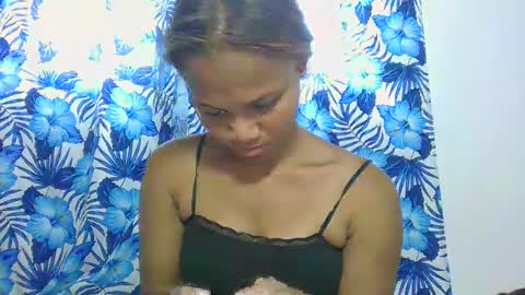 Snapshot of sallywett chatting on February 27, 12:23 pm SallyWett online show from February 27, 12:23 pm