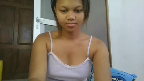 Snapshot of sallywett chatting on February 10, 3:32 am SallyWett online show from February 10, 3:32 am