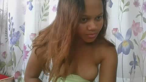 Snapshot of sallywett chatting on February 25, 7:40 am SallyWett online show from February 25, 7:40 am