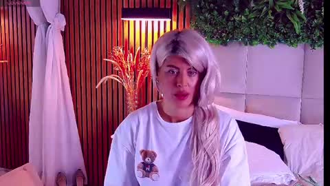 SalmaRoze online show from May 12, 3:25 am