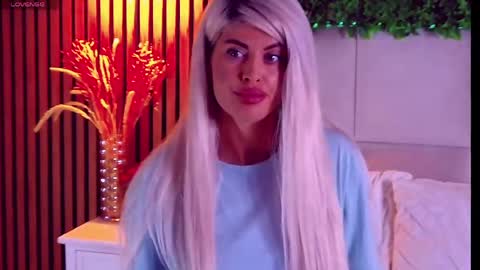 SalmaRoze online show from May 17, 3:37 am