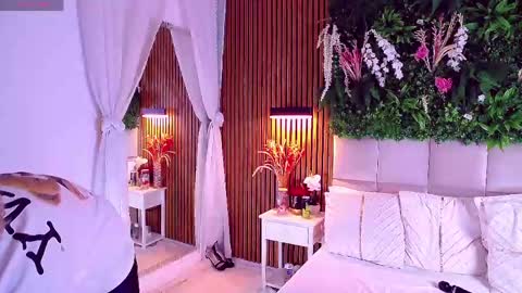 SalmaRoze online show from June 5, 2:40 am