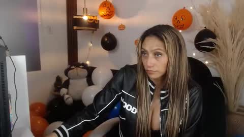 salome_drasin online show from October 31, 8:54 pm