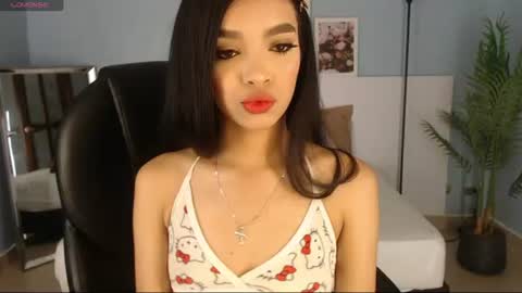 Snapshot of salome_veles chatting on June 19, 8:01 pm salome_veles online show from June 19, 8:01 pm
