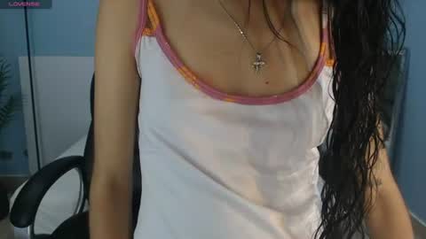 Snapshot of salome_veles chatting on June 23, 6:50 pm salome_veles online show from June 23, 6:50 pm