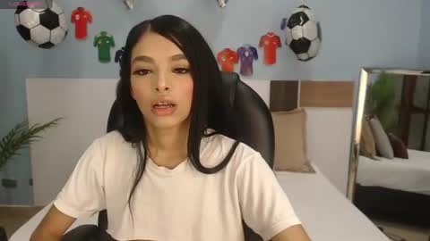 Snapshot of salome_veles chatting on July 8, 8:35 pm salome_veles online show from July 8, 8:35 pm